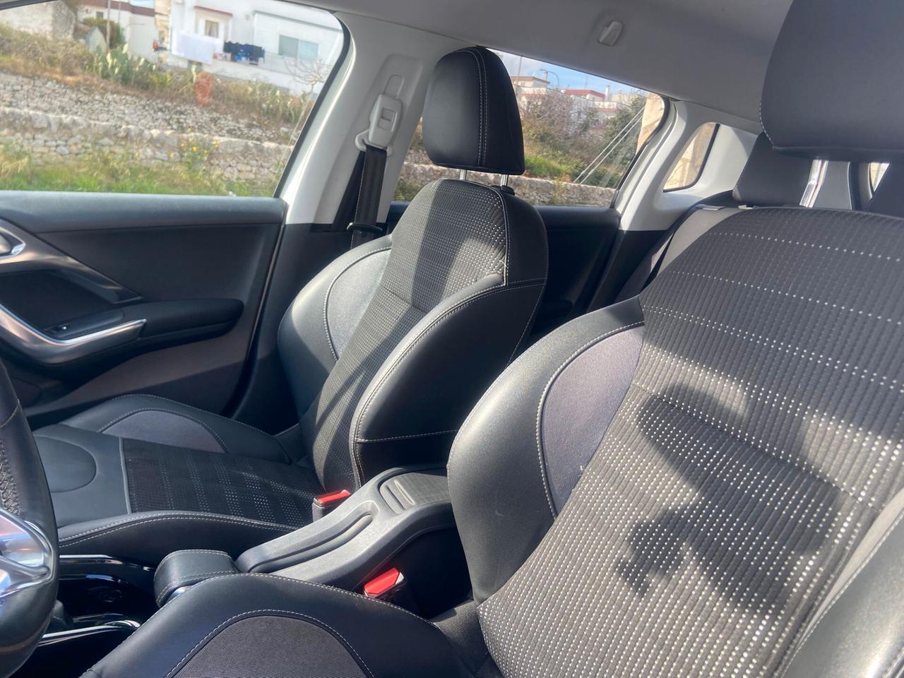 Peugeot 2008 BlueHDi 120 S&S Allure