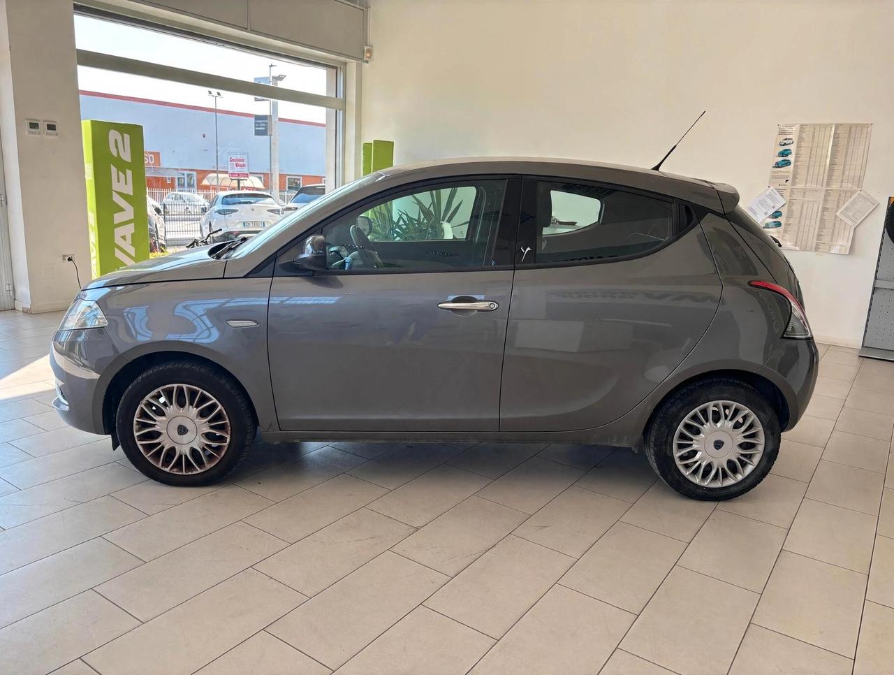 Lancia Ypsilon 1.2 69 CV 5 porte Gold