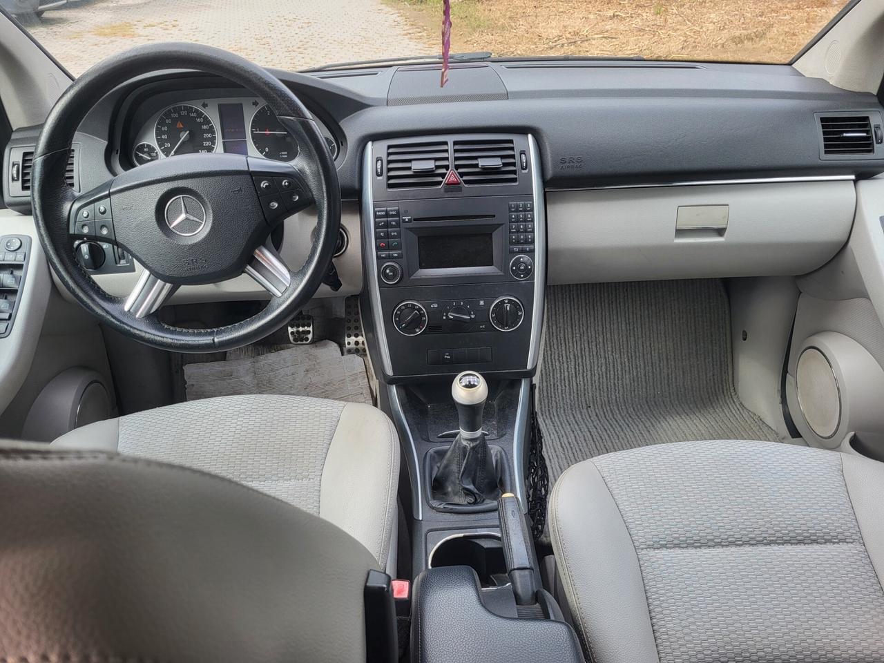 Mercedes-benz B 200