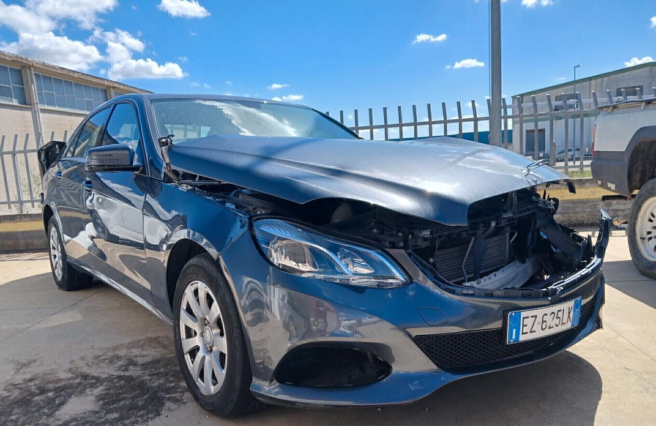 MERCEDES-BENZ E 200 BlueTEC Executive SINISTRATA
