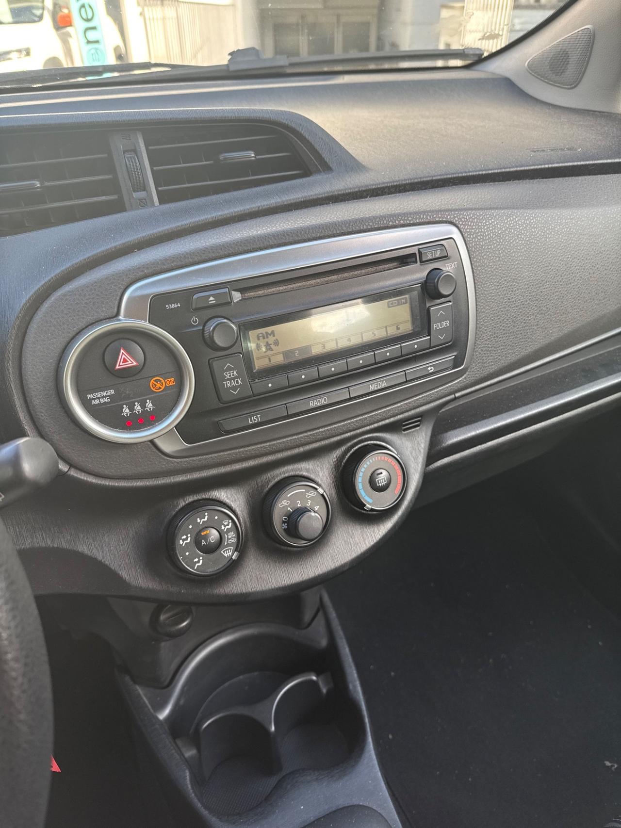 Toyota Yaris 1.0 5 porte Lounge