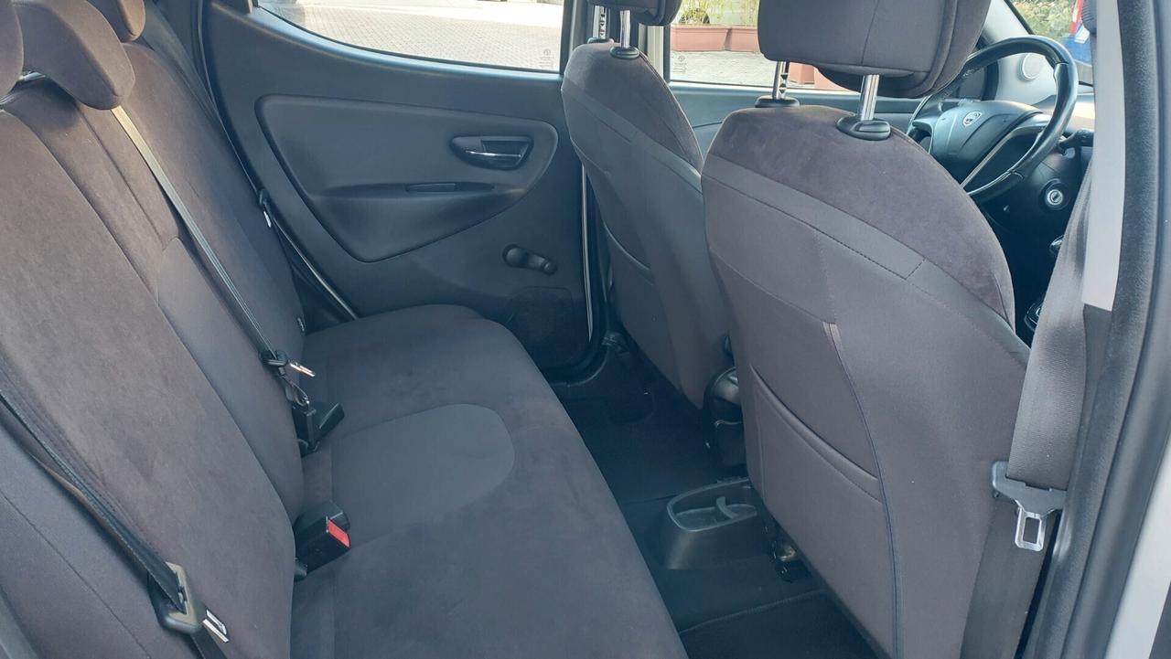 Lancia Ypsilon 1.2 69 CV 5 porte GPL Ecochic Gold