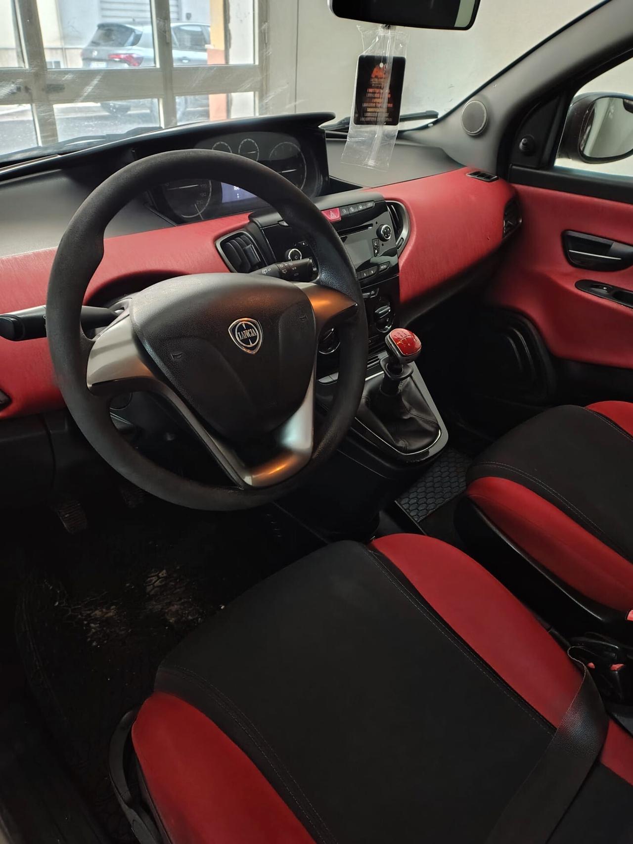 Lancia Ypsilon 1.2 69 CV 5 porte GPL Ecochic Gold