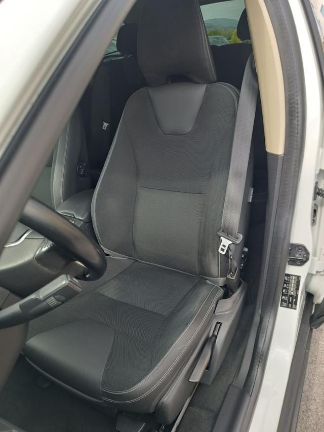 VOLVO XC60 DRIVe kINETIC 163 cv