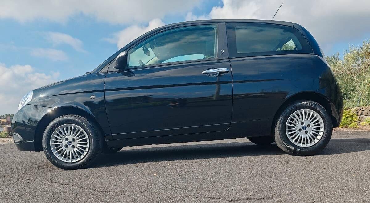 Lancia Ypsilon 1.2 Argento