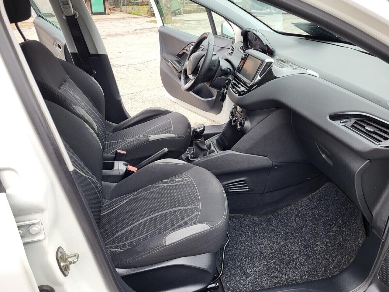 PEUGEOT 208 1,4 HDI-UNICO PROPRIETAR-4 REVISIONI