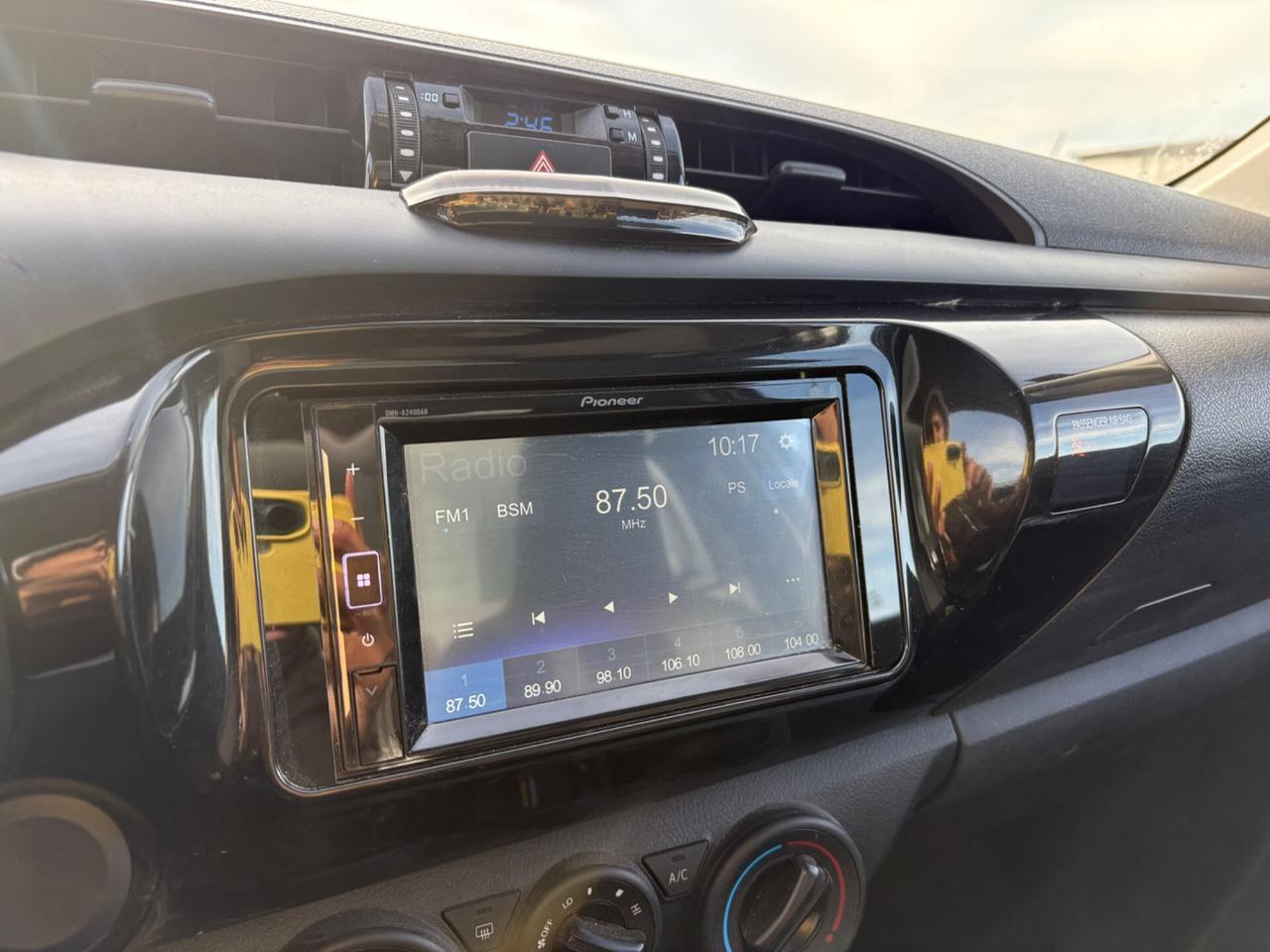 Toyota Hilux 2.4 D-4D A/T 4WD OFFICINA MOBILE, 2 Posti