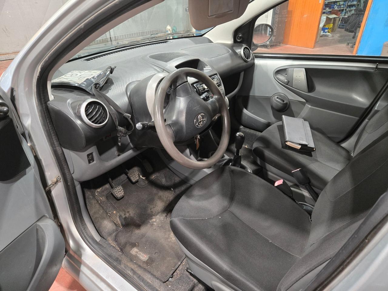 Toyota Aygo 1.0 12V VVT-i 5 porte Sol