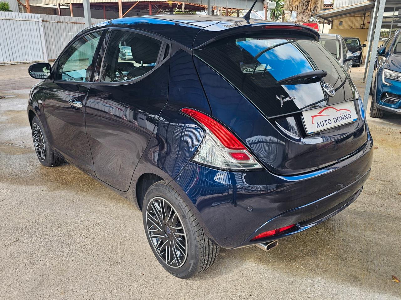 Lancia Ypsilon 1.2 69 CV 5 porte GPL Ecochic Elefantino Blu