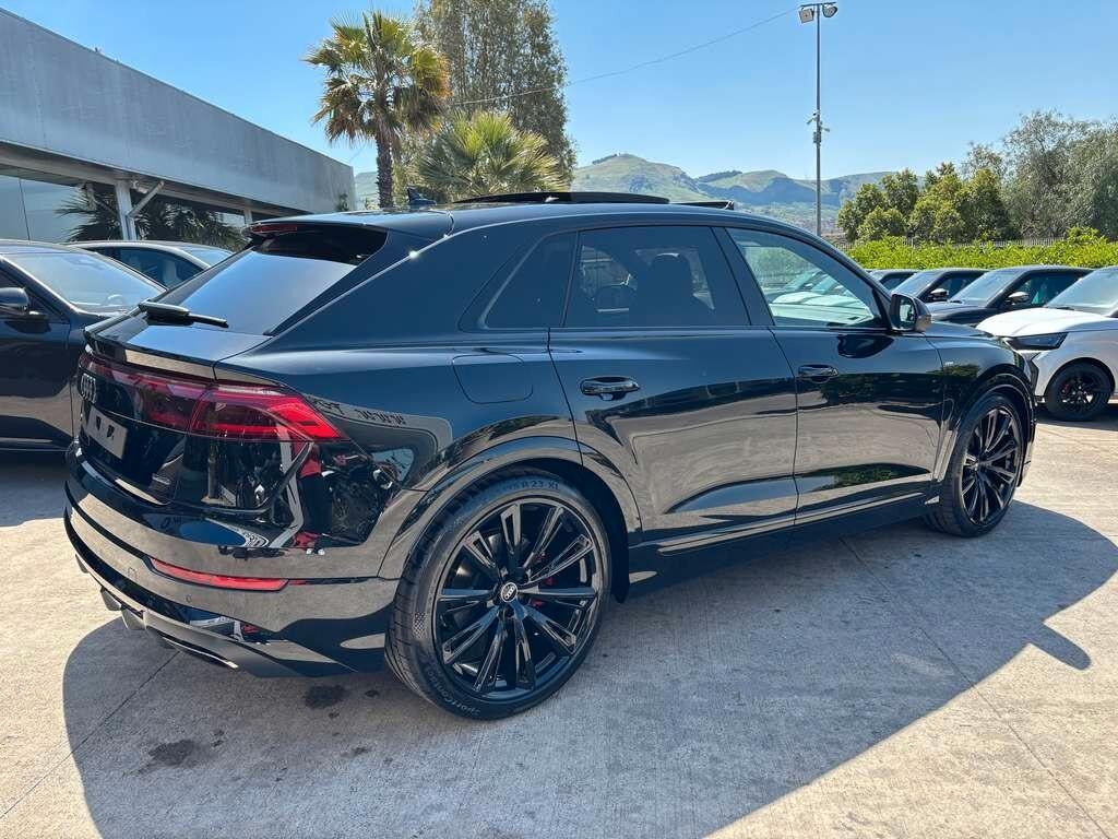 Audi Q8 SUV TDI quattro 210 kW tiptronic S line edition My 2026 KM 0 IVA ESPOSTA Tua a solo 939 Euro al mese