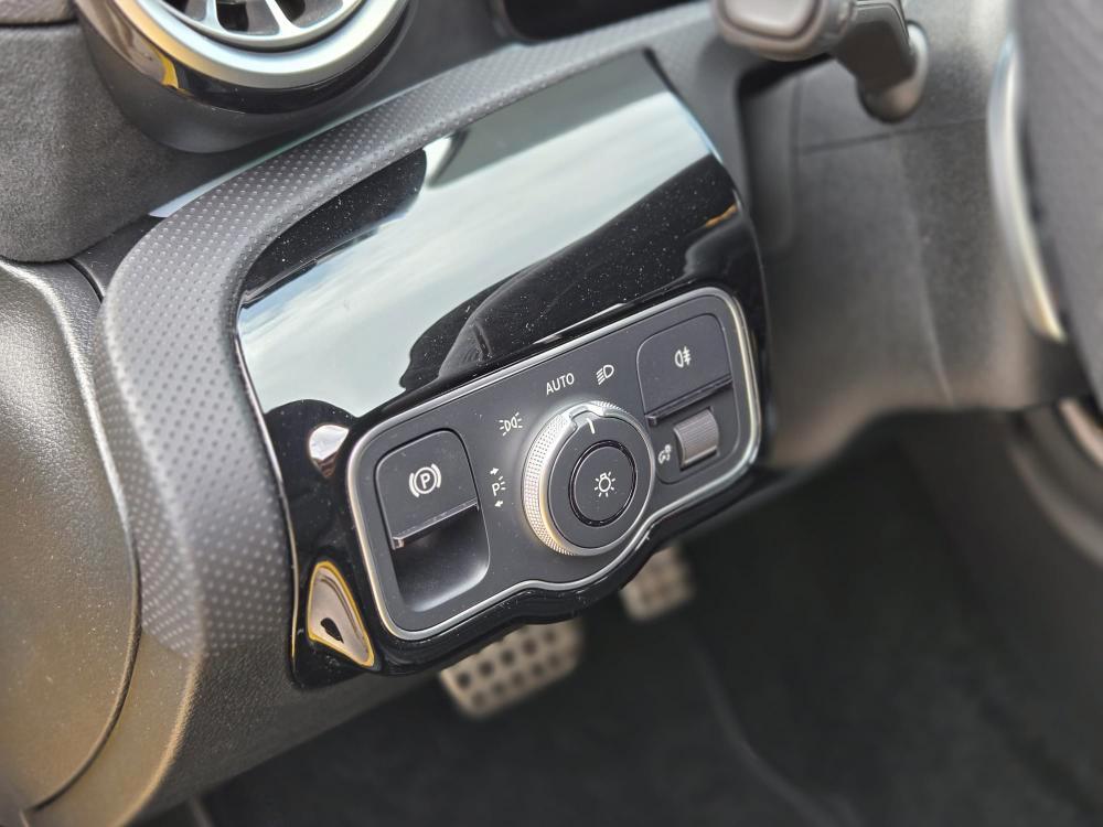Mercedes-Benz A 180 d AMG Line Premium auto
