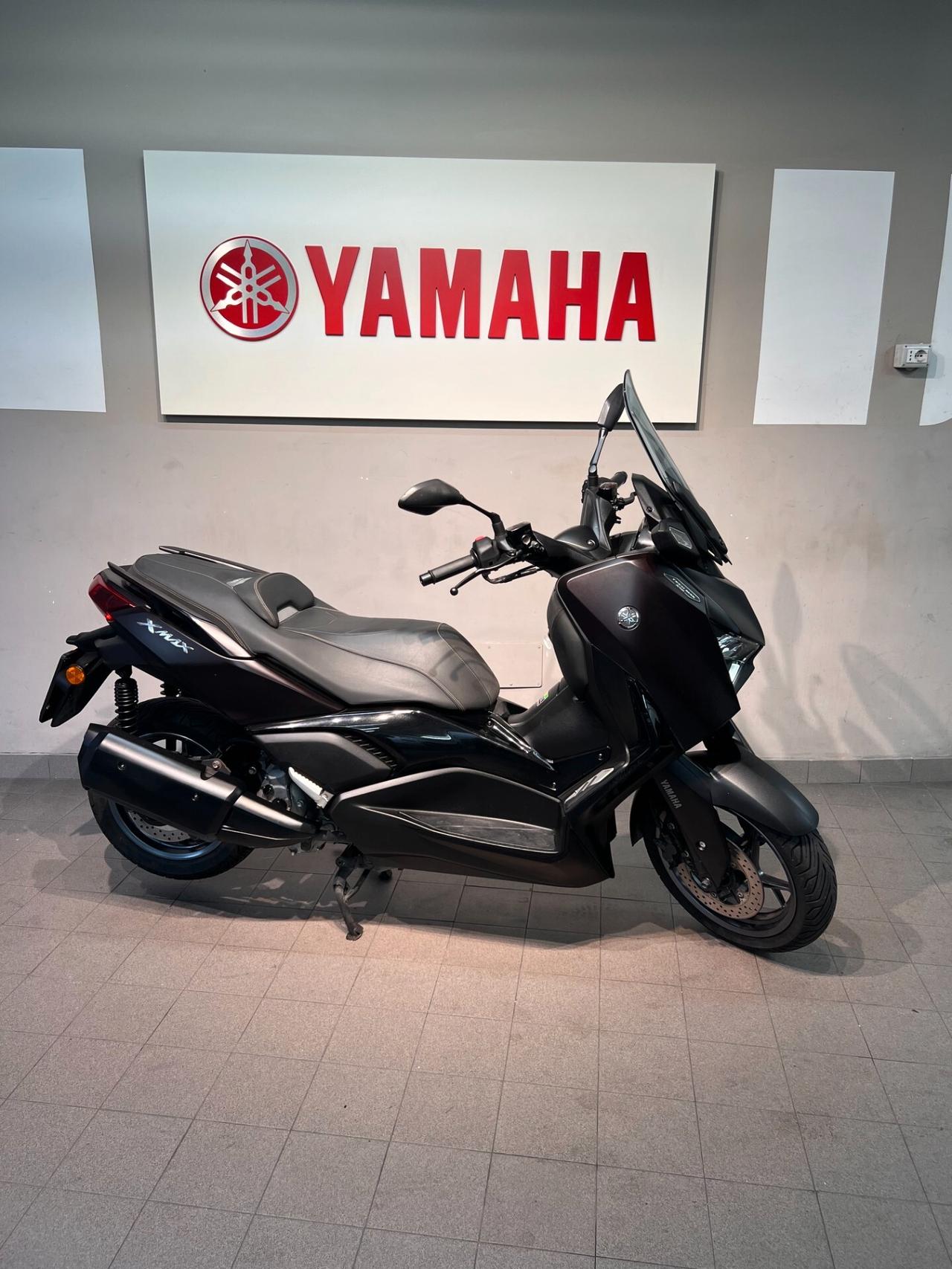 Yamaha X-Max 300 TECH