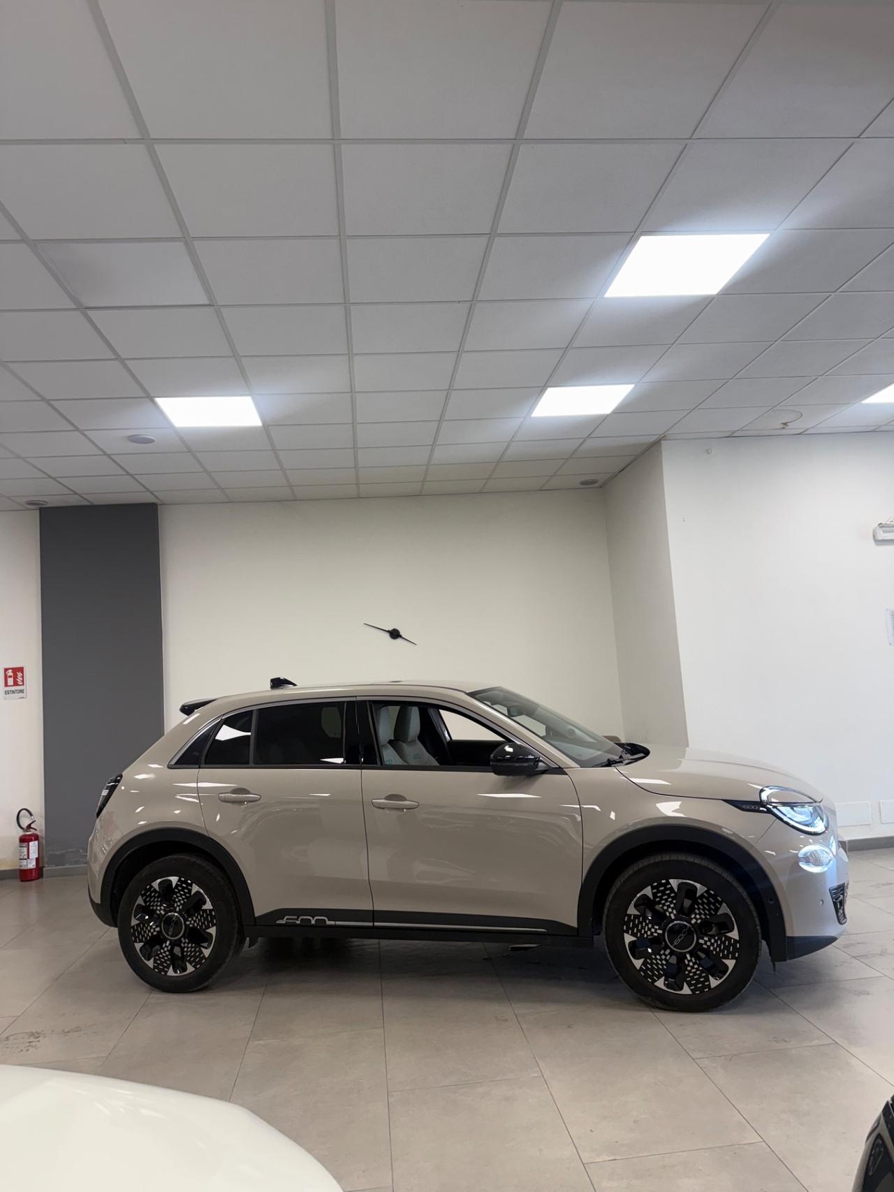 Fiat 600 Hybrid 110 CV DCT MHEV La Prima II