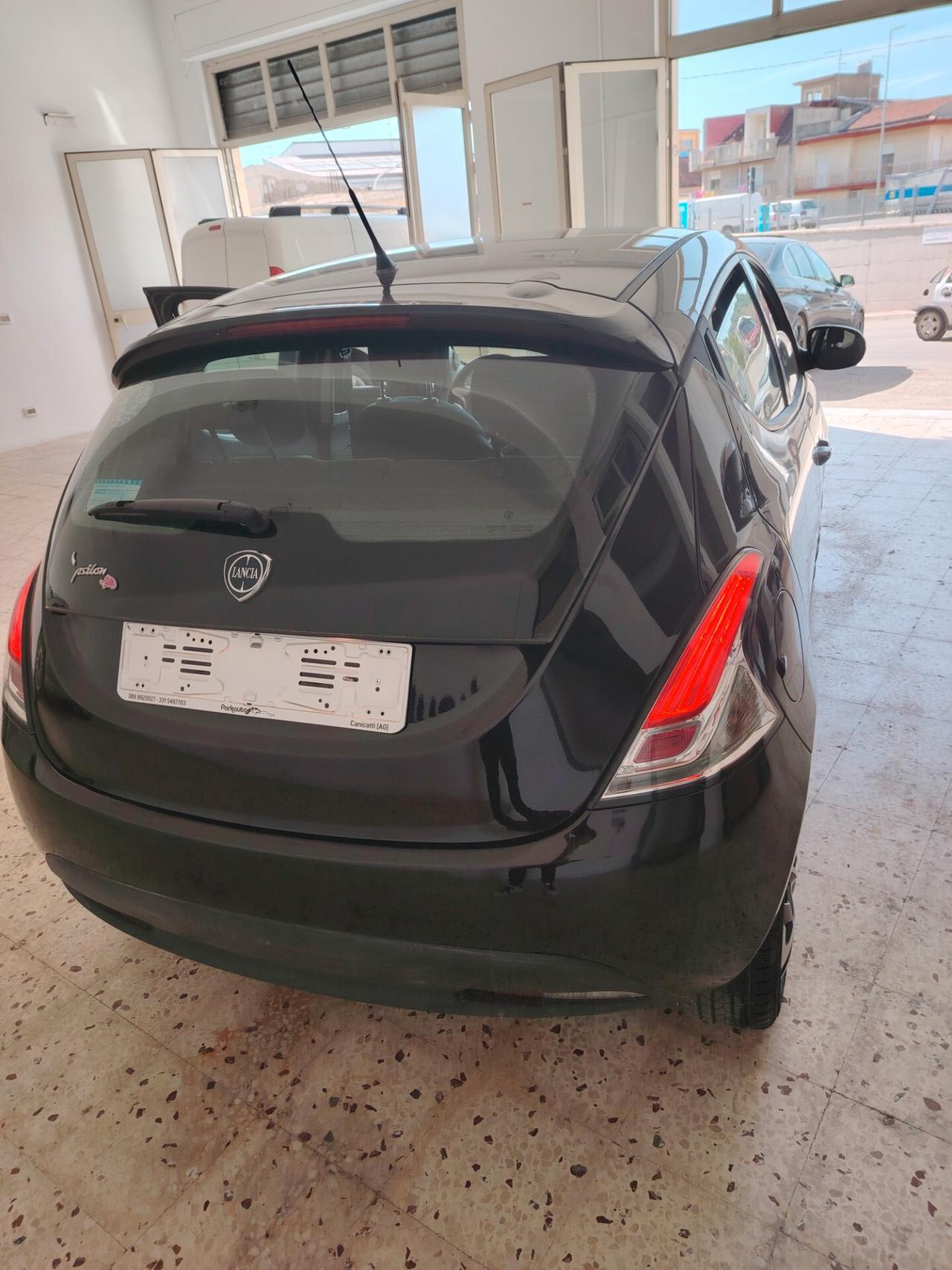 Lancia Ypsilon 1.2 69 CV 5 porte Elefantino