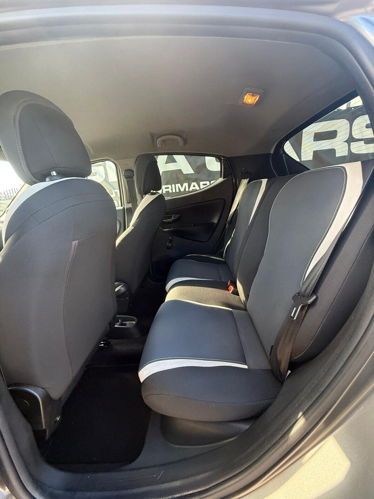 Lancia Ypsilon 0.9 TwinAir 85 CV 5 porte Metano Ecochic Elle