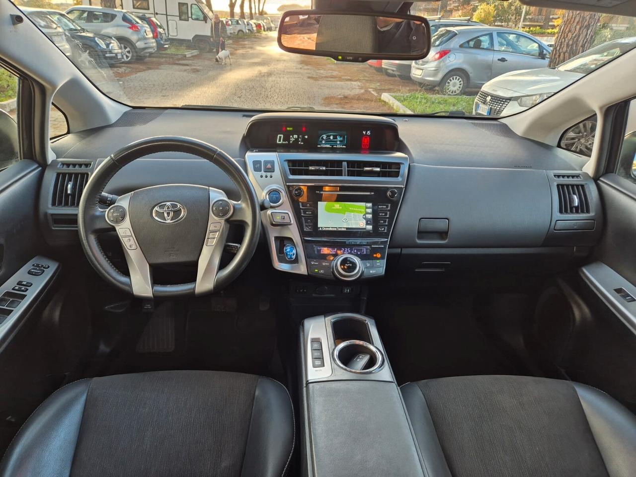 Toyota Prius + 1.8 Style
