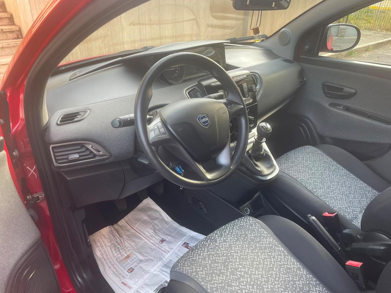 Lancia Ypsilon 1.0 FireFly 5 porte S&S Hybrid Gold