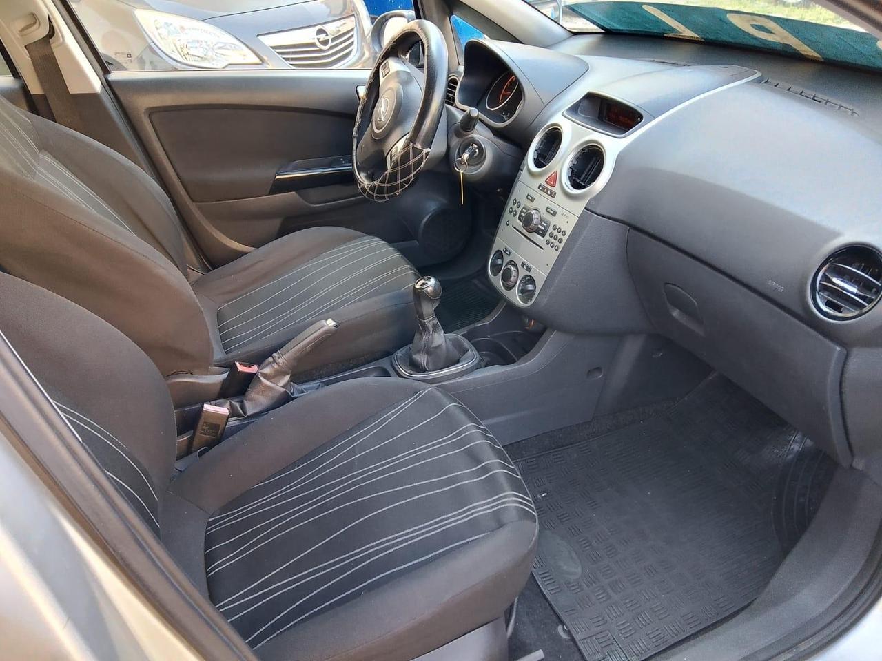 Opel Corsa 1.2 80CV 5 porte GPL ANNO 2010