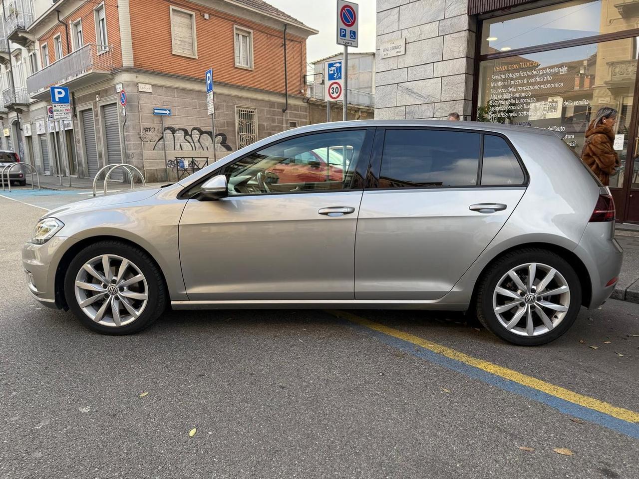 Volkswagen Golf Highline 1.6 TDI BlueMotion