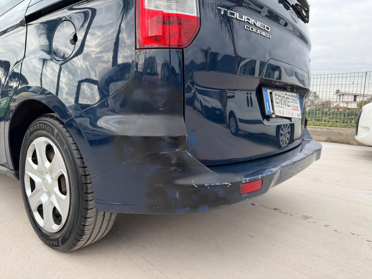 FORD TOURNEO COURIER 2017 1.0 BENZ 74.000 KM