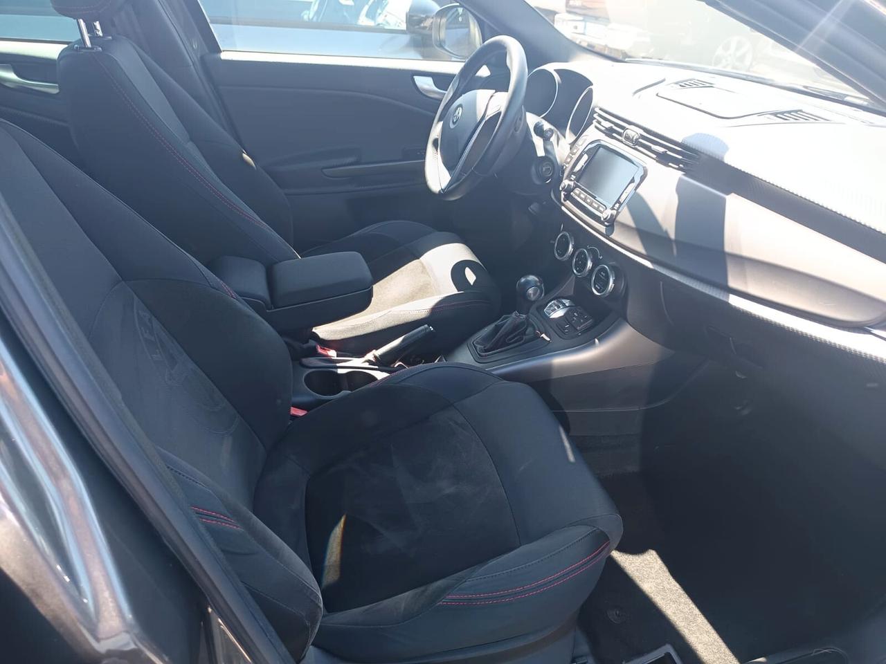 Alfa Romeo Giulietta 2015 - 1.4 Turbo MultiAir TCT Sprint Lb automobili