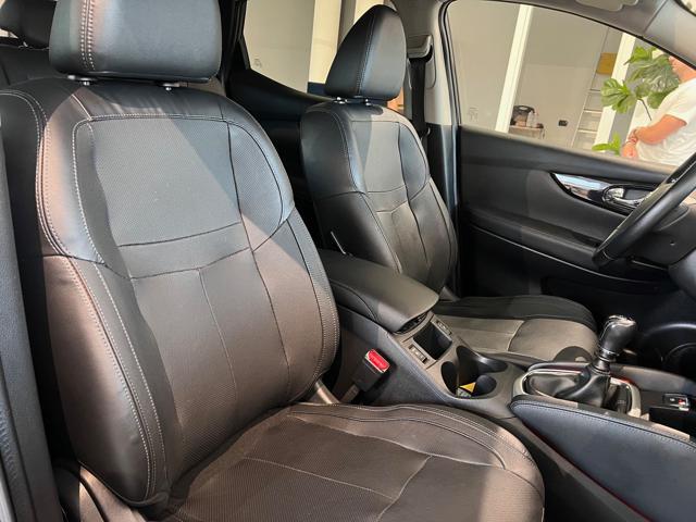 NISSAN Qashqai 1.6 dCi 4WD Black Edition - FULL OPTIONAL!
