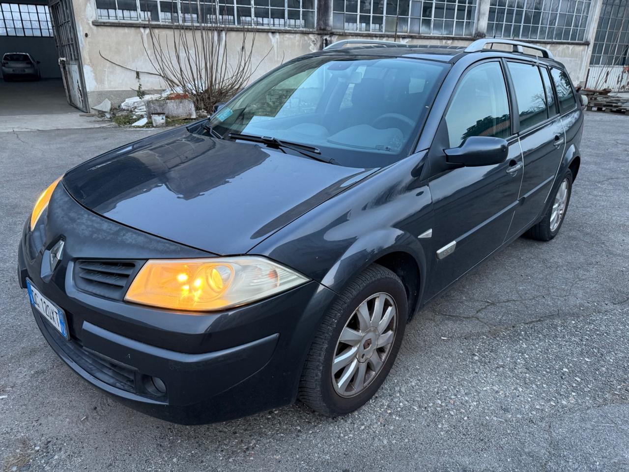Renault Megane Mégane 1.5 dCi/105CV 5 Neopatentati