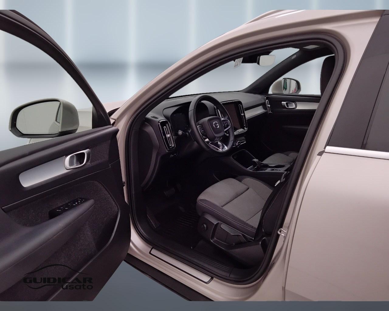 VOLVO XC40 2023 - XC40 1.5 t5 recharge phev Core auto