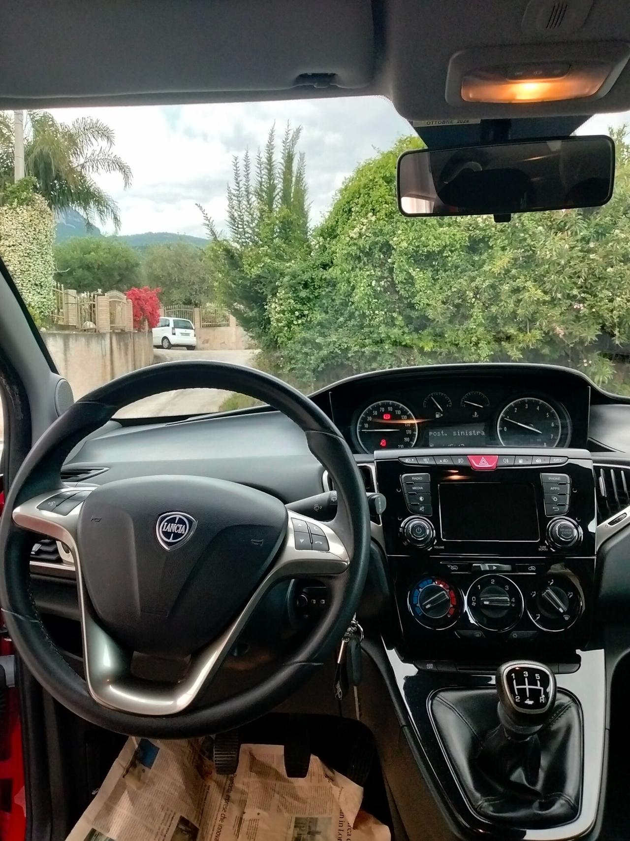 Lancia Ypsilon 1.2 69 CV 5 porte GPL Ecochic Platinum