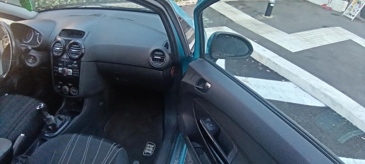 Opel Corsa 1.2 3 porte Club
