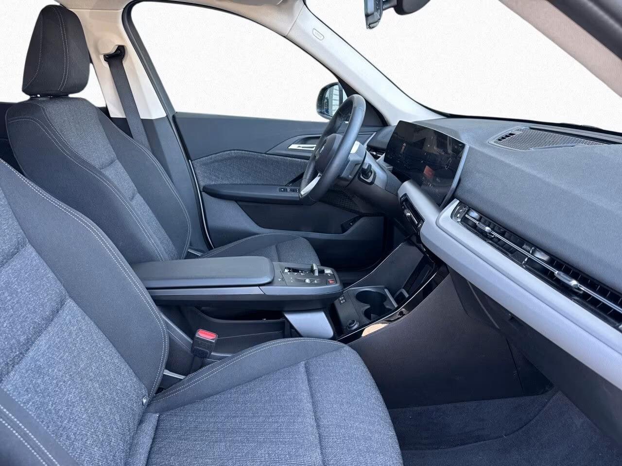 Bmw X1 sDrive20i aut. AdLED, AHK, fotocamera, KomZu, SHz, 17"