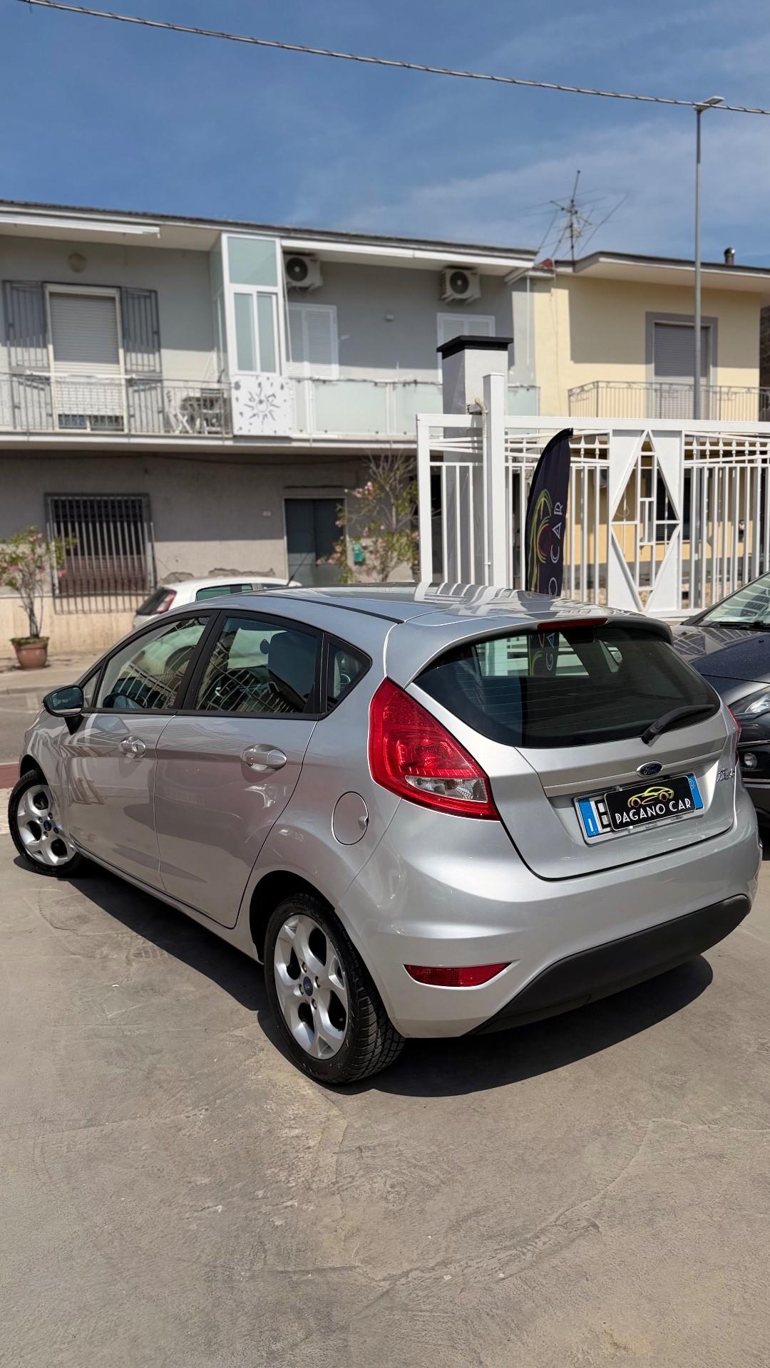 Ford Fiesta 1.4 TDCi 70CV 5 porte Titanium