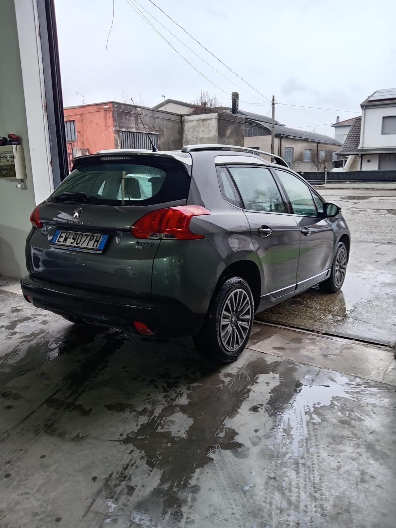 Peugeot 2008 1.6 e-HDi 92 CV Stop&Start Urban Cross