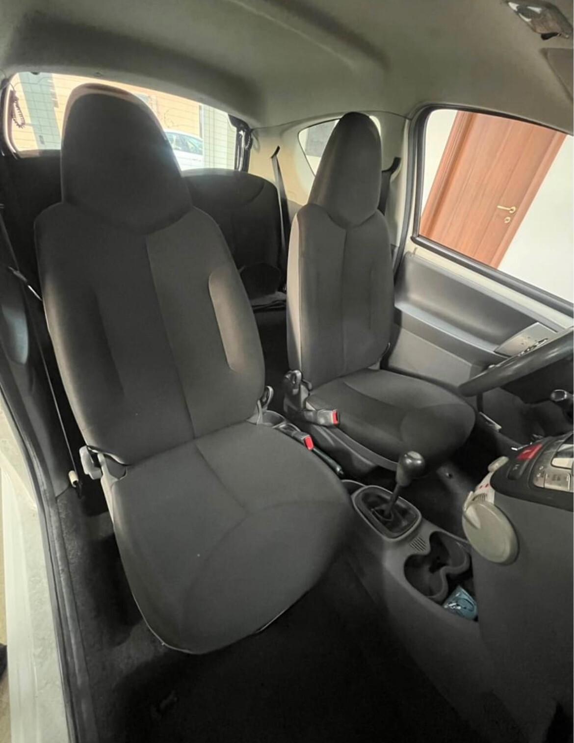 Toyota Aygo 1.0 12V VVT-i 3 porte Now Connect