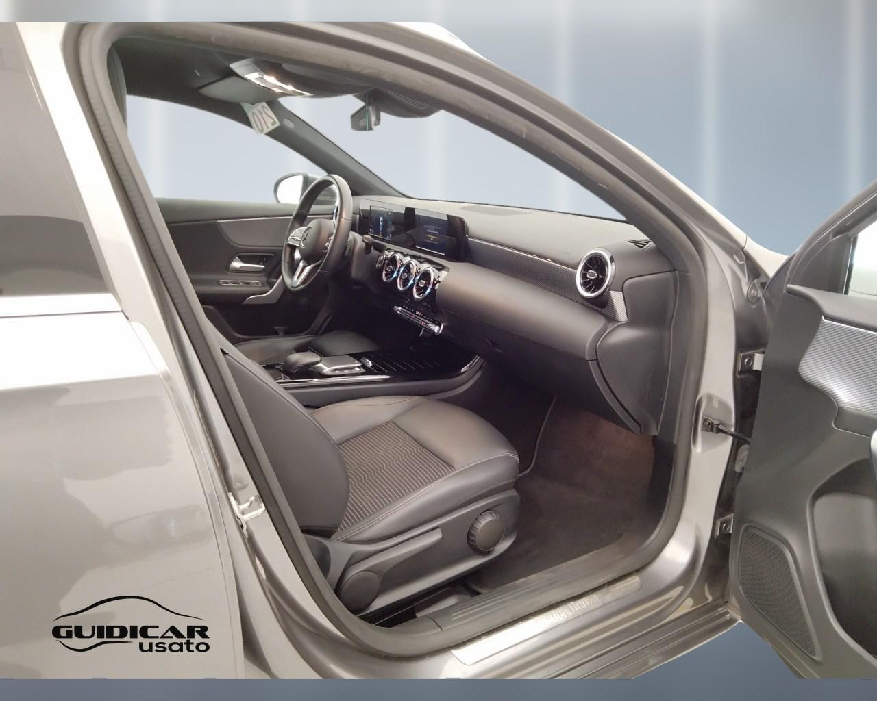 Mercedes-Benz Classe A - W177 2018 - A 180 d Sport auto
