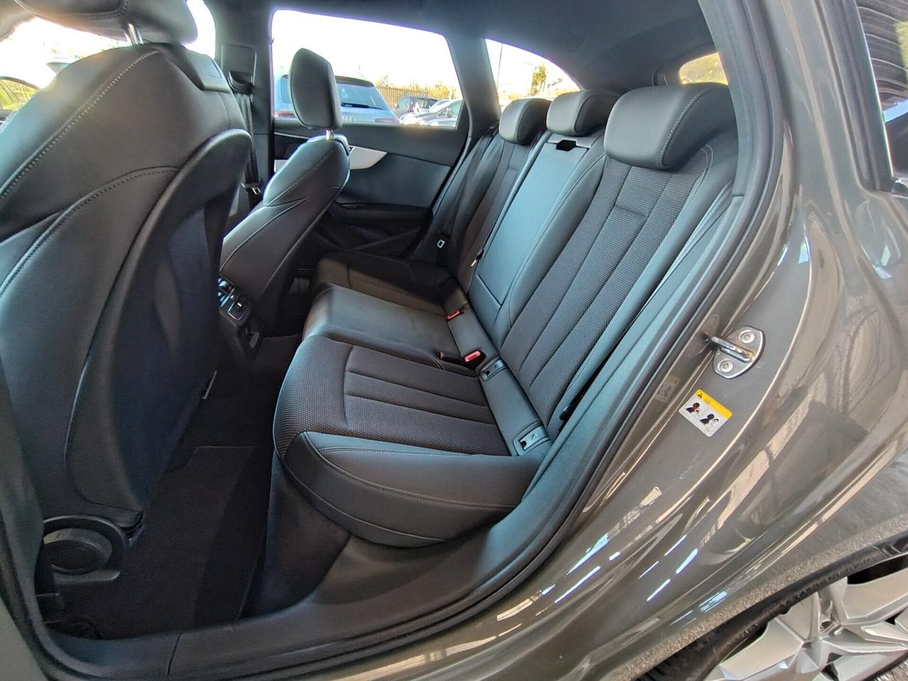 Audi A4 40 TDI quattro S tronic line edition