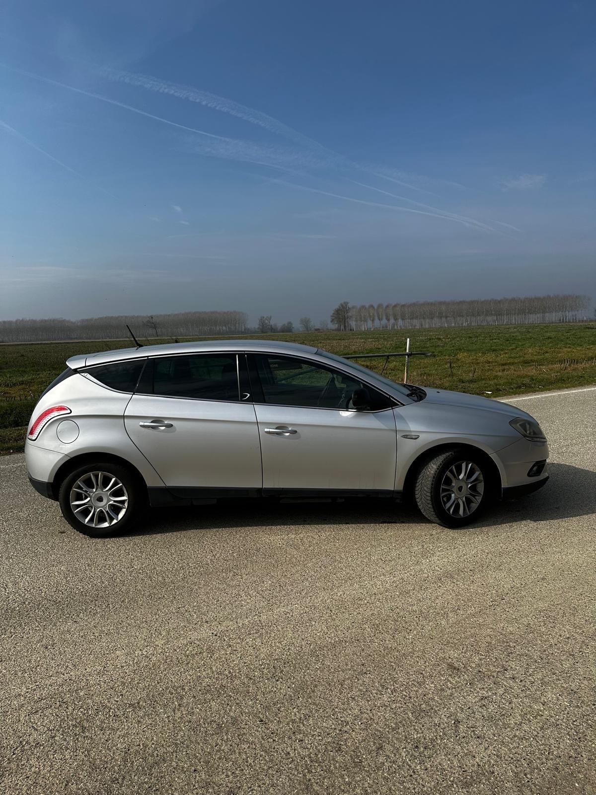 Lancia Delta 1.6 MJT DPF Selectronic Argento