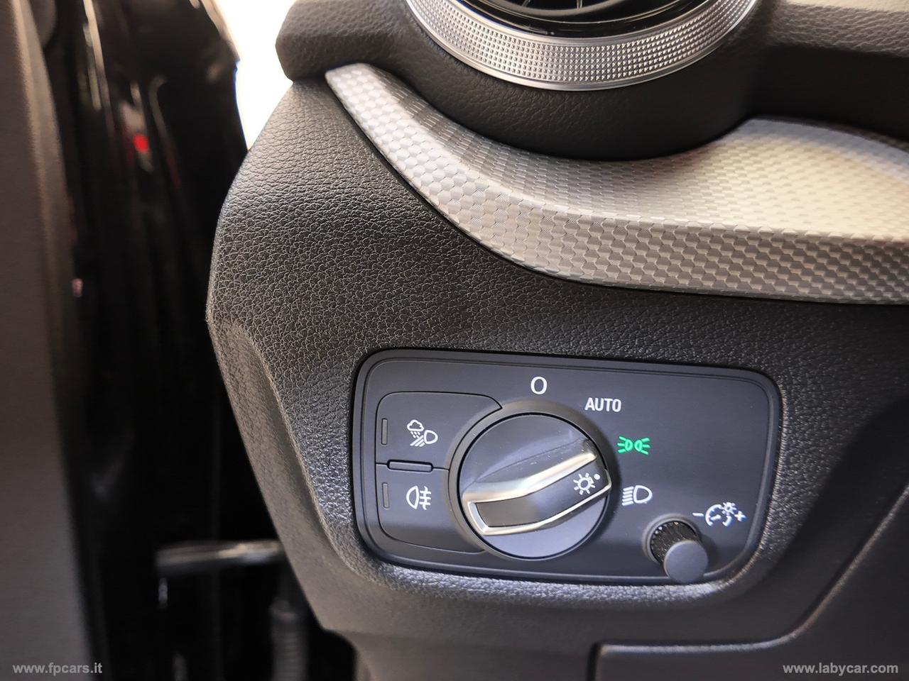 AUDI Q2 35 TDI quattro S tr. Identity Black