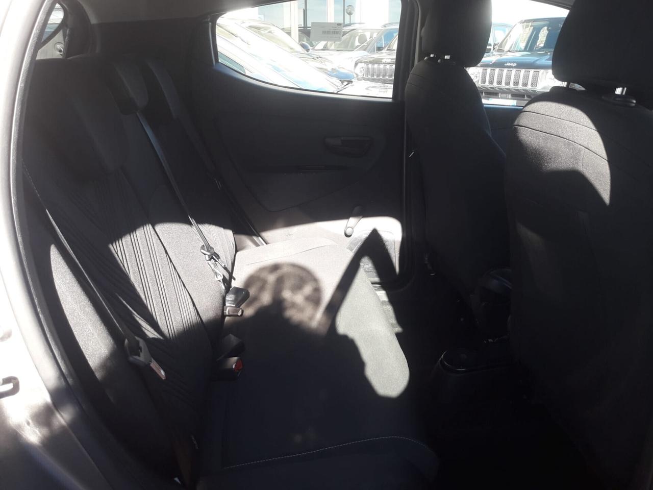 Lancia Ypsilon 1.0 FireFly 5 porte S&S Hybrid Ecochic Gold