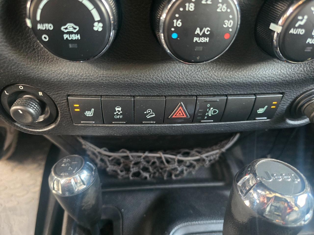 Jeep Wrangler Unlimited 2.8 CRD DPF Sahara Auto