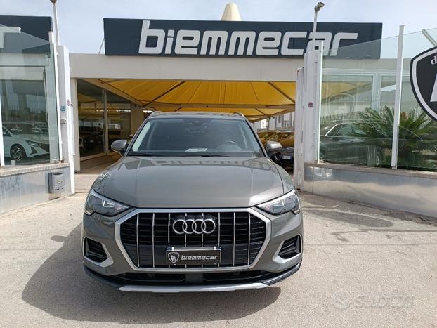 AUDI Q3 35 TDI S tronic Business Advanced