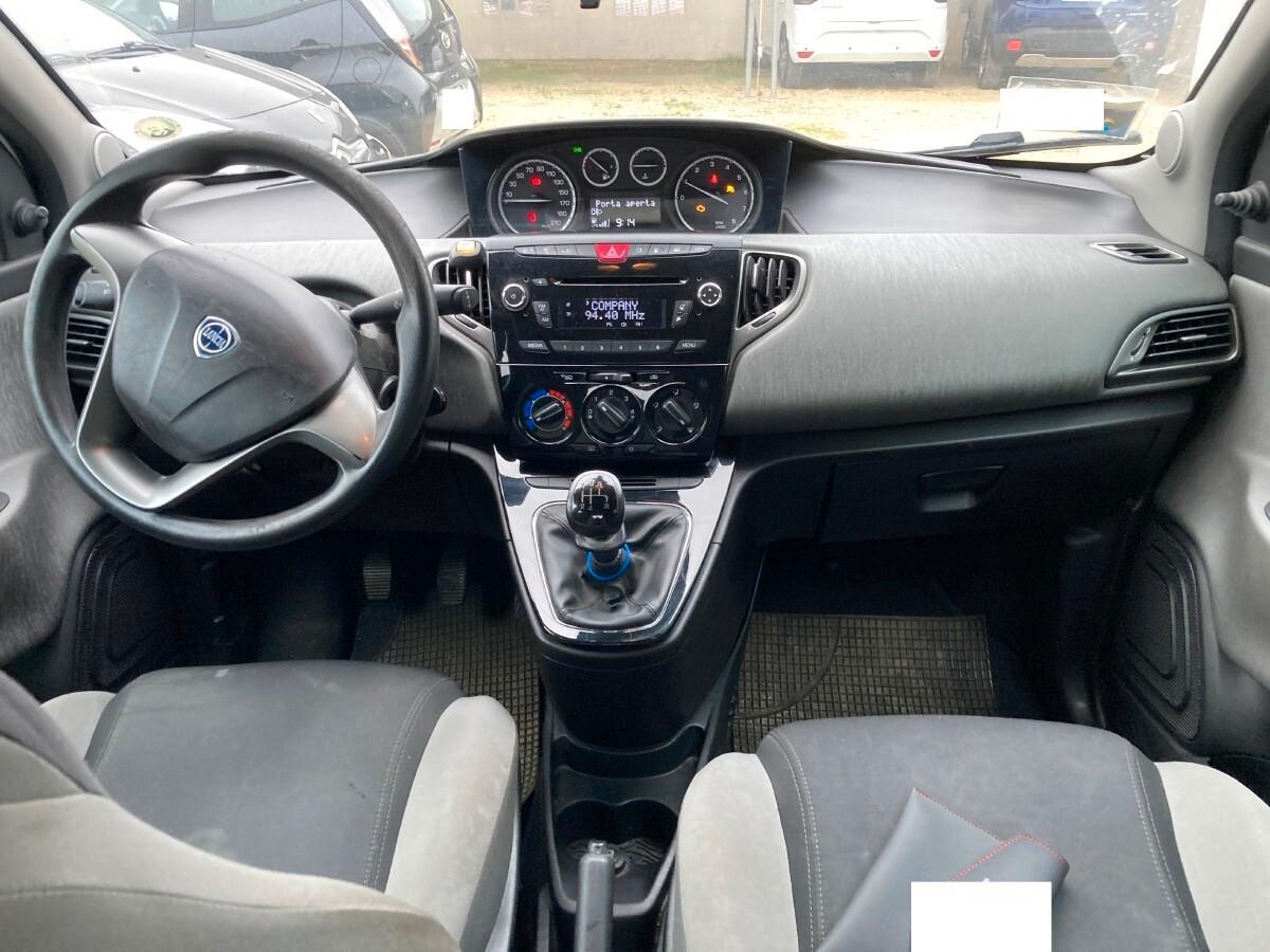 Lancia Ypsilon 1.2 69 CV 5 porte GPL Ecochic Silver