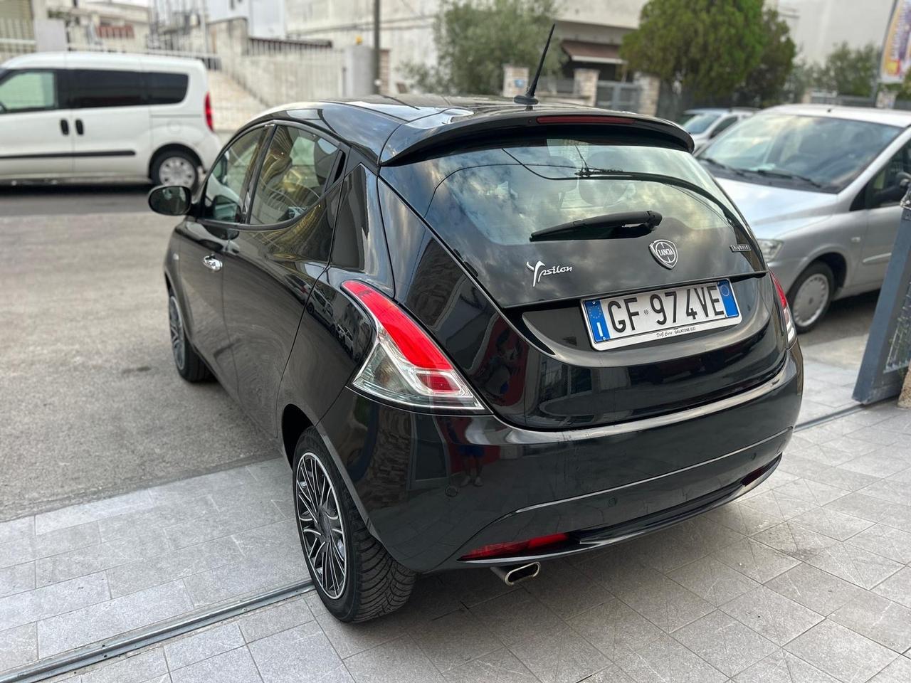 Lancia Ypsilon 1.0 FireFly 5 porte Hybrid Ecochic -2021
