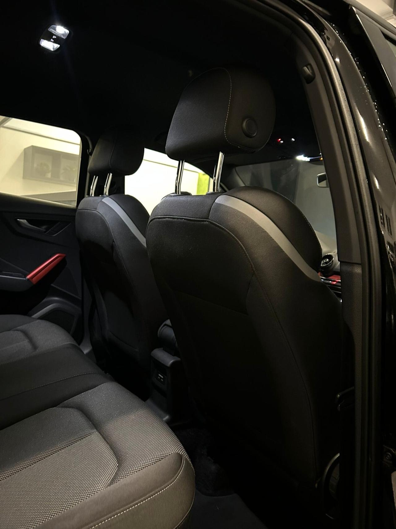 Audi Q2 30 TDI S tronic Identity Black