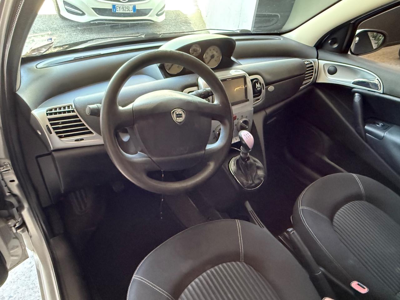 Lancia Ypsilon 1.2 Neopatentati