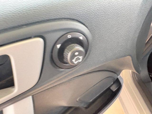 FORD Fiesta 1.4 TDCi 70CV 5 porte Titanium OK NEOPATENTATI