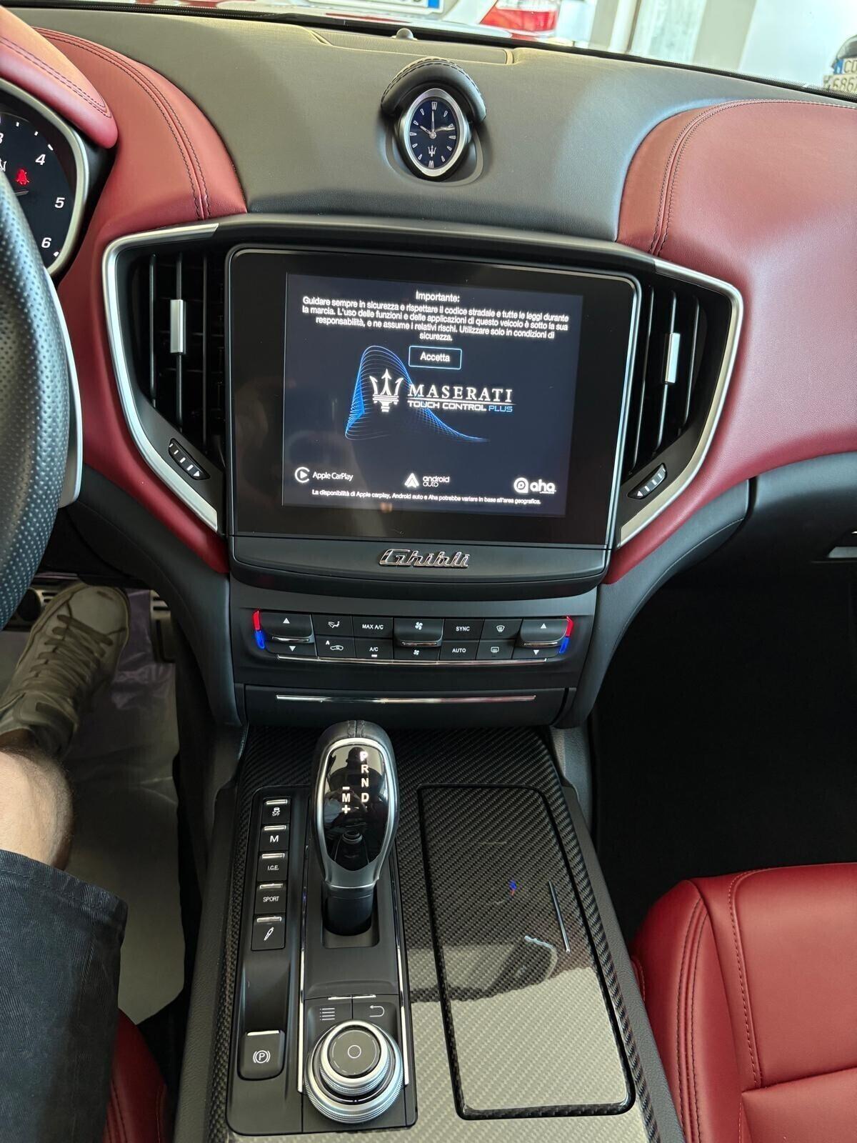 Maserati Ghibli GRANSPORT 3.0 V6 250cv - UNICO PRO