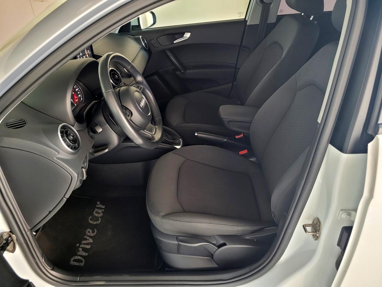 Audi A1 SPB SPORTBACK 1.6 TDI S TRONIC BLUETOOTH LED