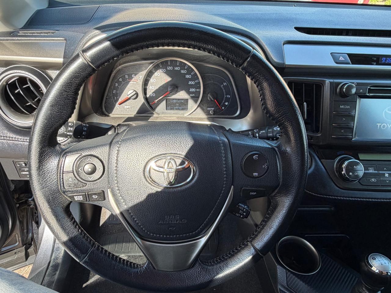 Toyota RAV 4 RAV4 2.0 D-4D 4WD Lounge White Ed.