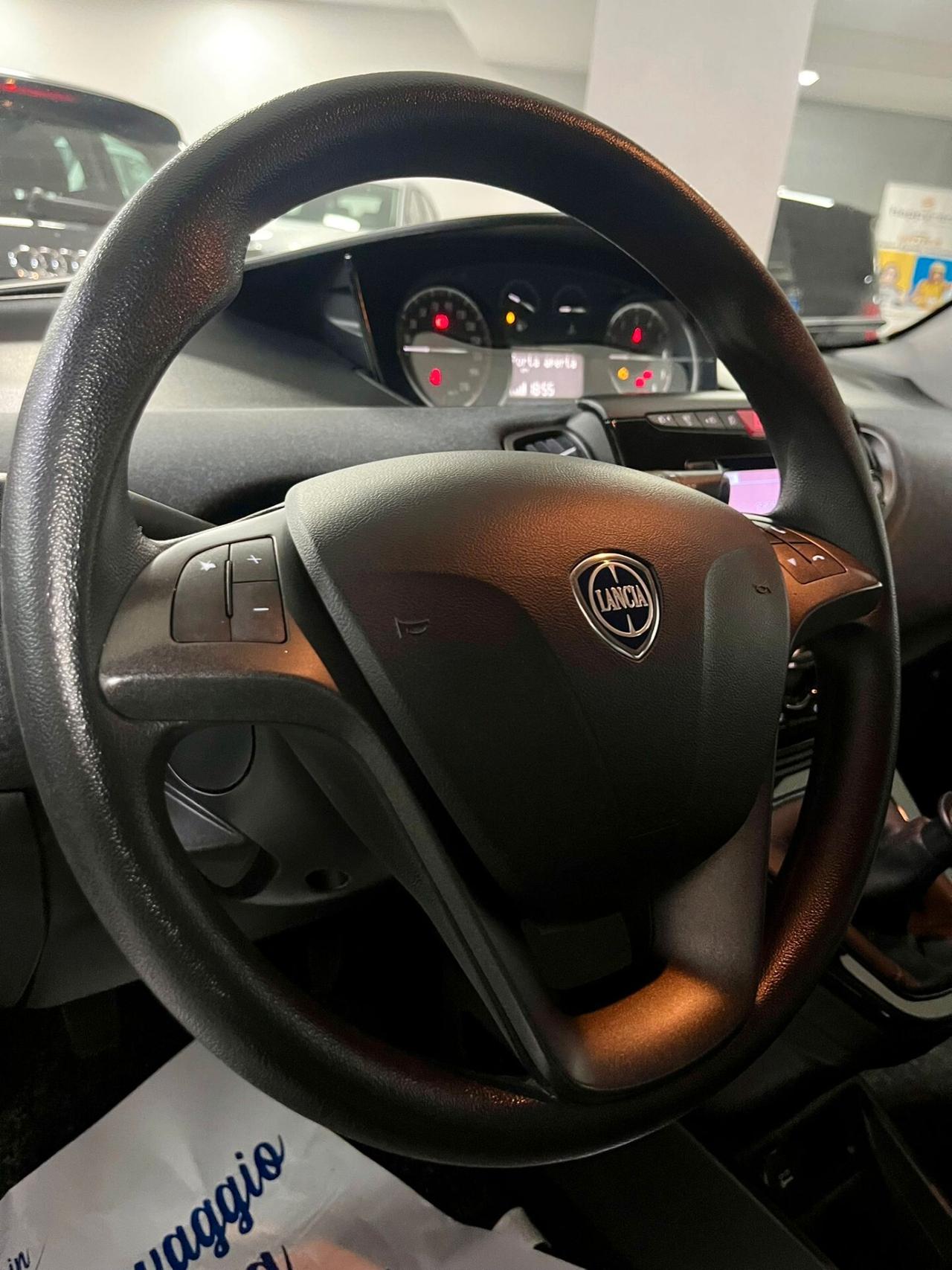 Lancia Ypsilon 1.2 69 CV 5 porte GPL Ecochic Elefantino Blu